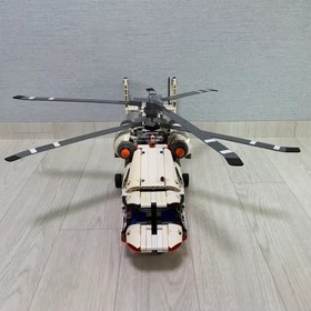 LEGO Technic 42052 Heavy Lift Helicopter - Fully Functional, Slight