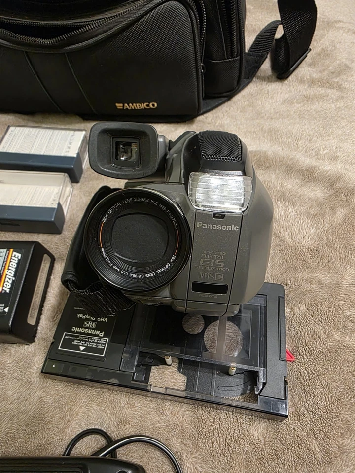 Panasonic Palmcorder with Photoshot PV-L750D Working VHS-C with Battery Charger - Image 4 of 4