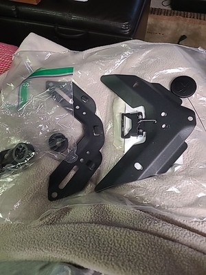 TV MOUNTING BRACKET (BIN H)