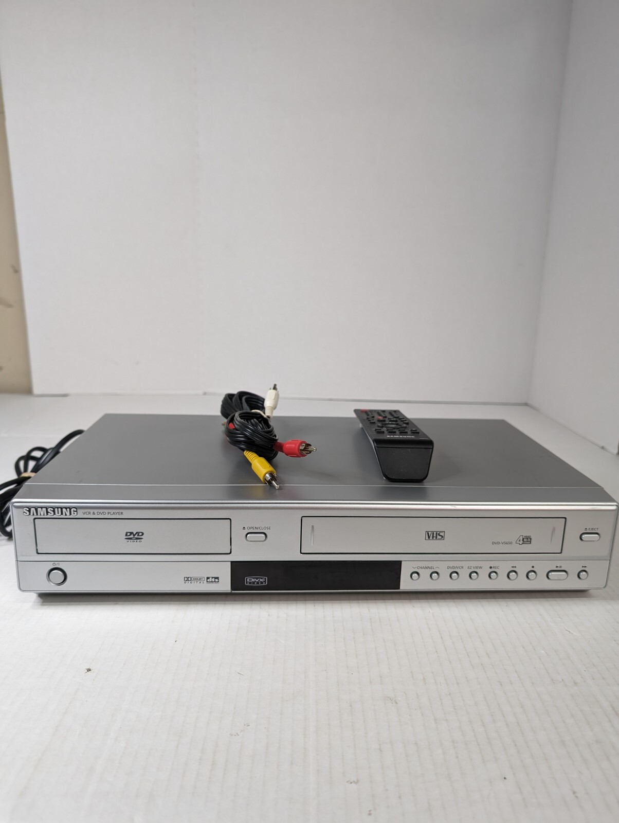 Samsung VHS DVD Combo Player DVDV5650 4 Head VCR Player With Remote