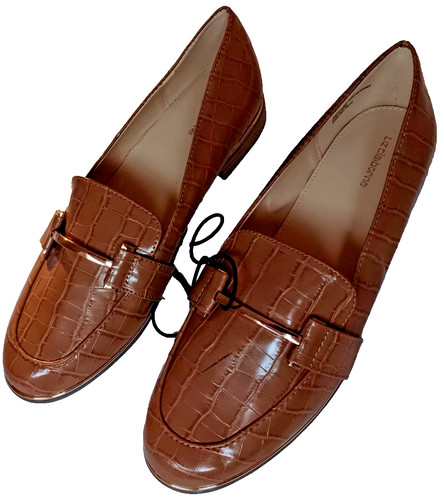 Beautiful wonen shoes Liz Claiborn size 9