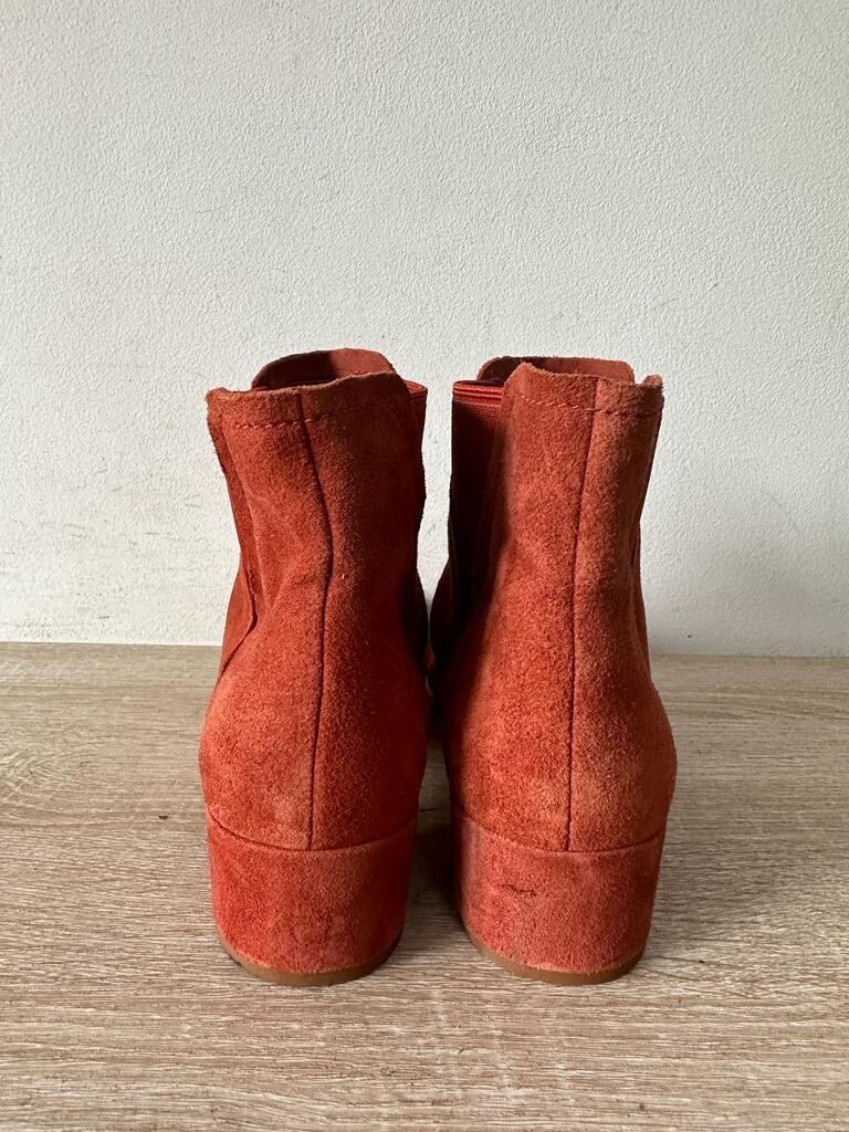 Foto 4 di 8