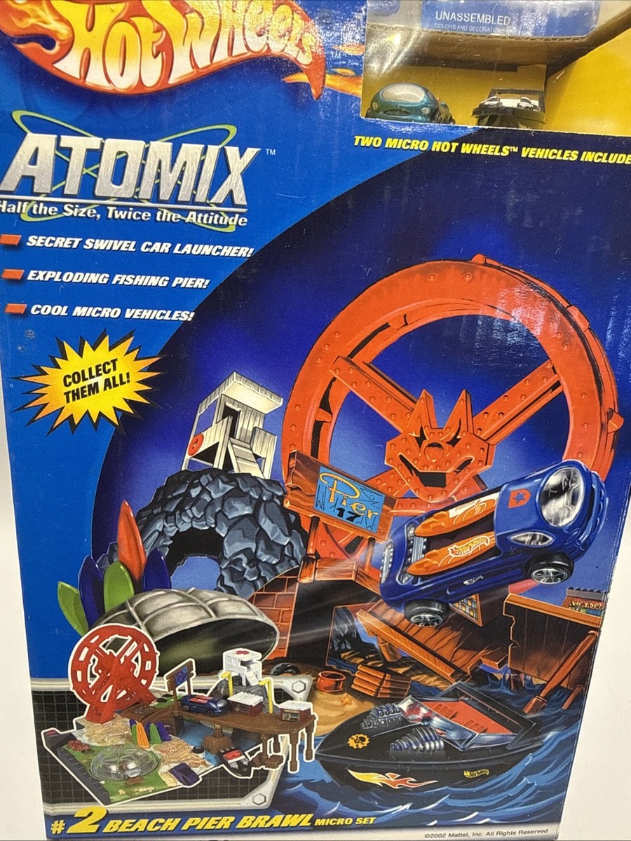 Hot Wheels Atomix #2 Beach Pier Brawl Micro Set New In Box Diecast