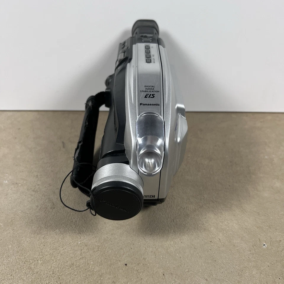 Panasonic Palmcorder PV-L454D VHS-C Video Camera Cam Camcorder 750x No Battery - Image 3 of 4