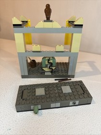 2002 Lego Set 4733 - The Dueling Club Harry Potter  - Incomplete