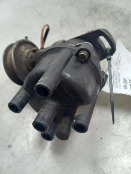 DISTRIBUIDOR DE ENCENDIDO MT 82-83 TOYOTA CELICA DELUXE 2,4 L 4x4 Foto 3 de 4