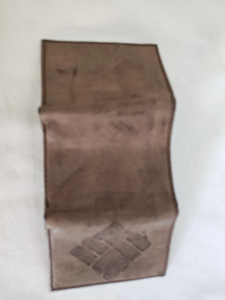 Cartera de colección Columbia para hombre de cuero marrón triple con ranuras para tarjetas y ventana de identificación Foto 2 de 4