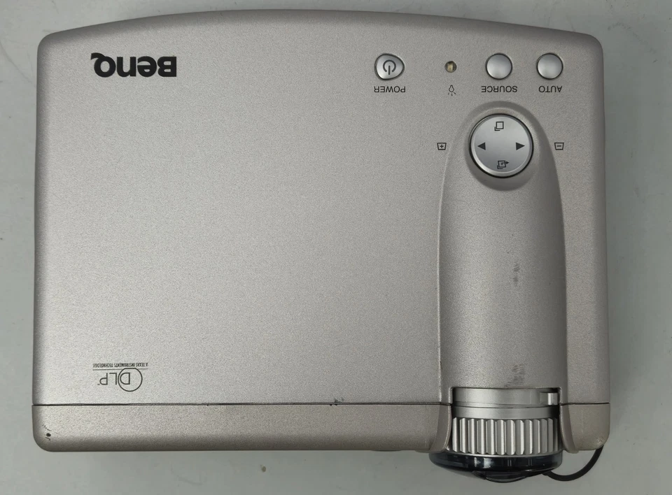 BenQ SL705X XVGA DLP Projector PC/Video/S-Video Input Remote Case Low Lamp Hours - Image 4 of 4