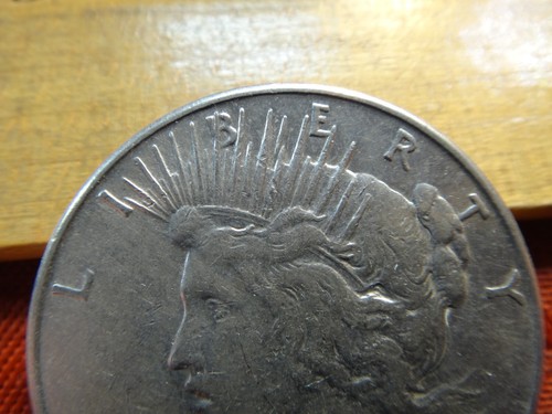 1928-S Stati Uniti Argento Peace Dollar $1 Lotto D - Senza Riserva - Gratis S&H USA - Foto 3 di 6