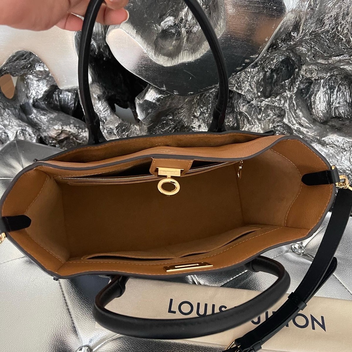 Shop Louis Vuitton On my side mm (On My Side MM, M22191) by Mikrie