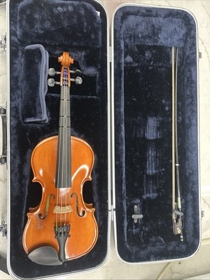 Samuel Eastman No. VL100 Size 1/2 Anno 2015 Slightly Damaged Repaired ￼