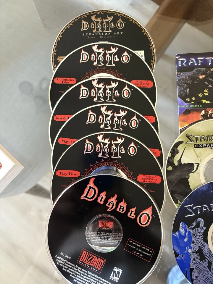 PC Video Game Disc Lot Diablo, Diablo 2, StarCraft, Warcraft 2, Warcraft 3, WoW - Image 2 of 4