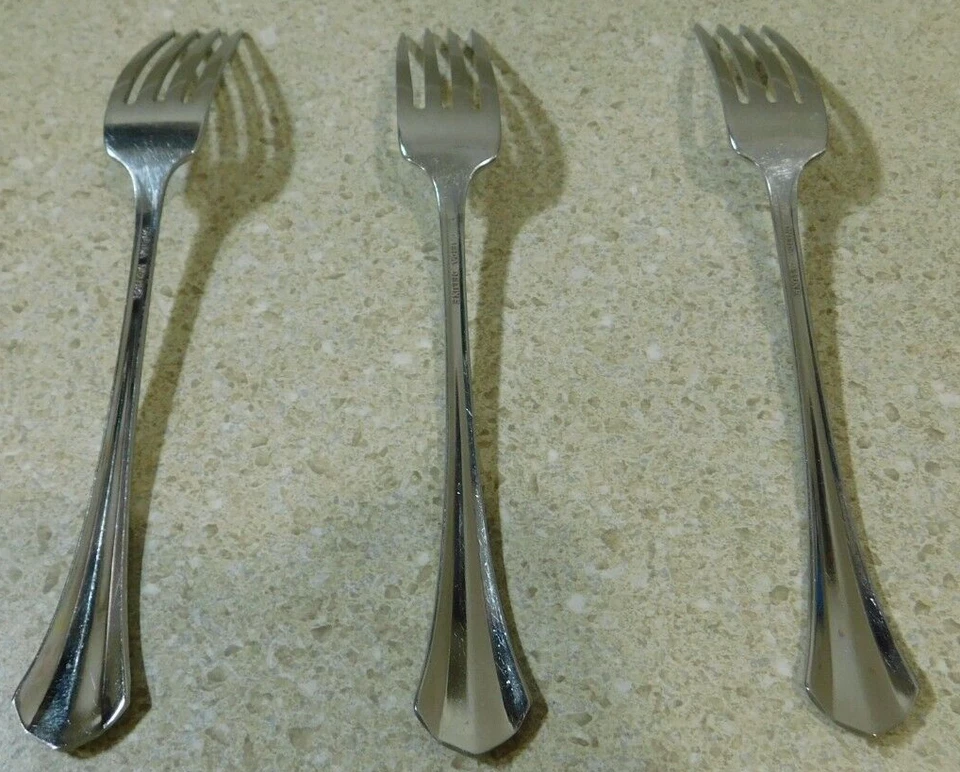 Juego de 3 piezas de cubiertos de acero inoxidable Oneida Rushmore 7 5/8. Foto 4 de 4