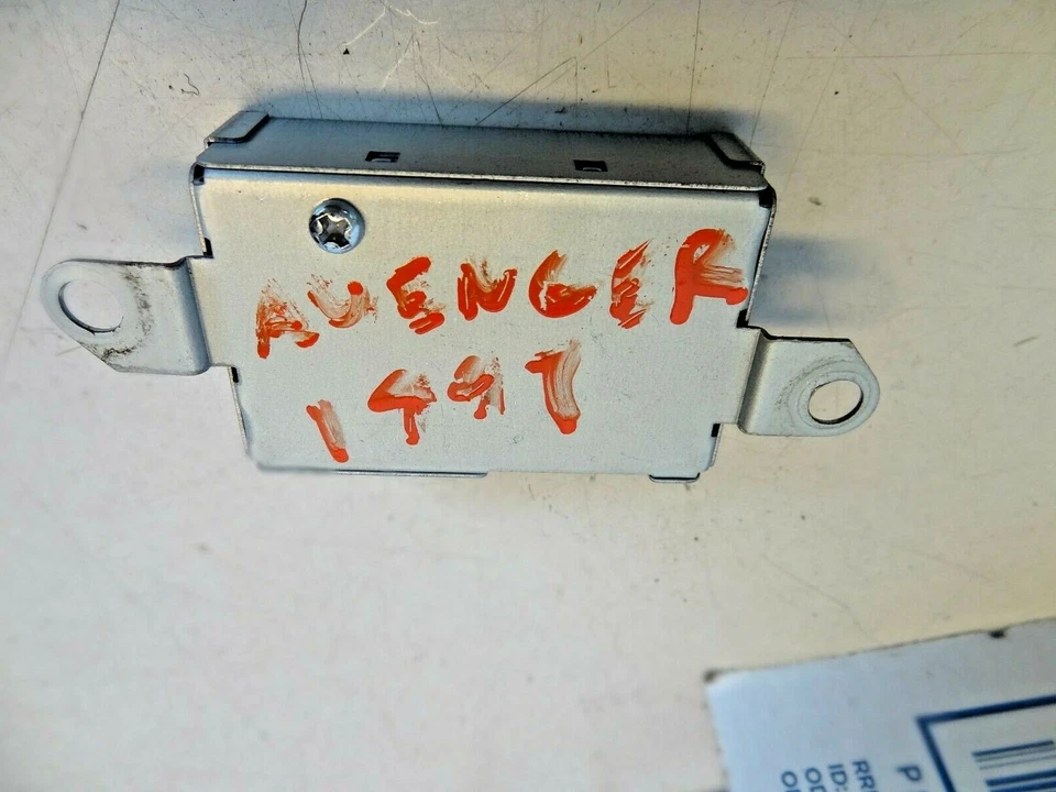 97 98 99 00 1997 Chrysler Sebring Avenger  TALON LIGHT CONTROL MODULE MR228159 Foto 3 de 4