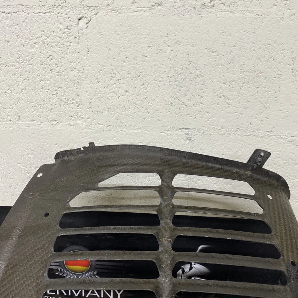 Forro de guardabarros genuino Bugatti Veyron 5B0.805.911C #515 Foto 2 de 4