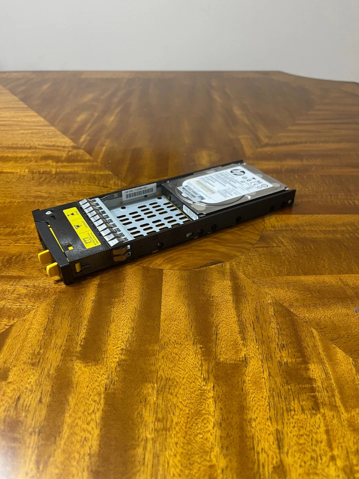 HPE K2P93A/K2P93B 1.2Tb 10K 3PAR SAS SFF DR 8000 840459/791436-003/810872/810759 - Image 3 of 4