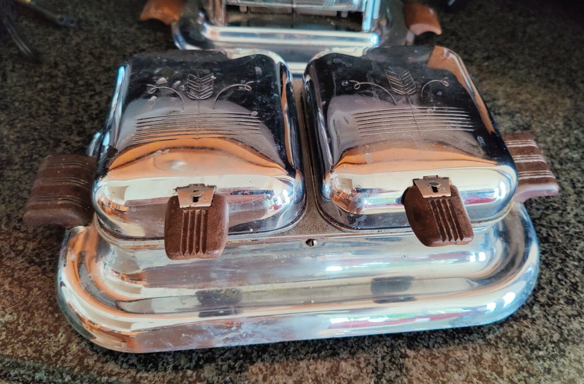 Vintage General Electric GE Waffle Maker 119W8 Mini Double 2-Sided
