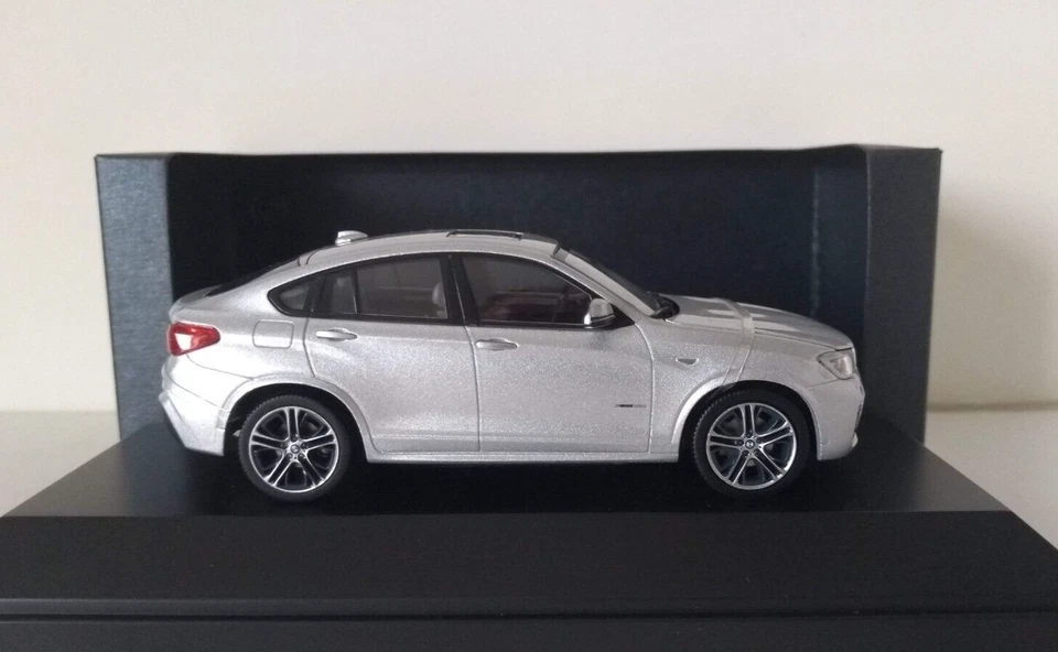 Paragon BMW X4 F26 2011 Glacier Silver 1/43 rd Scale Model Car BMW Dealer Model - Image 4 of 4