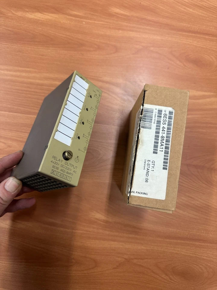 Siemens Simatic S5 6ES5 441 - 8MA11 Digital Output 8x24Vdc - Immagine 3 di 3