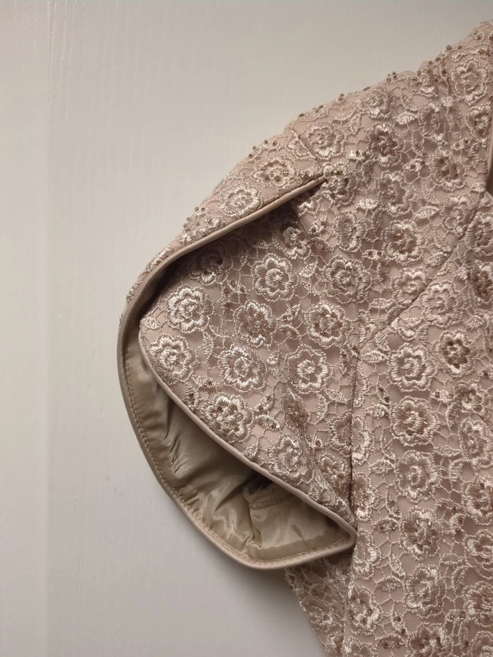 JS Collections Embroidered Beige Elegant Formal Top And Skirt. Size 6 - Image 3 of 4