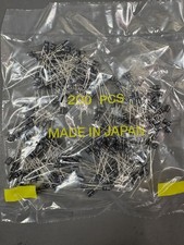 200pcs 10uF 25V Electrolytic Capacitors 105 C Radial Through Hole Japan