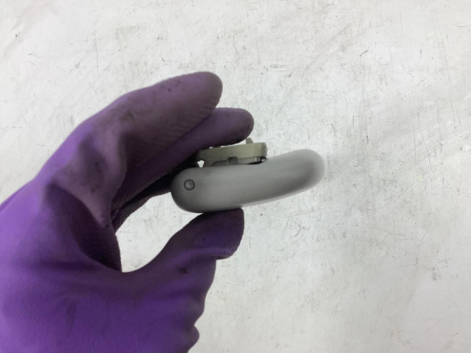 Manija de agarre interior techo delantero derecho Toyota Prius 2010-2015 674683-8010 OEM. Foto 4 de 4