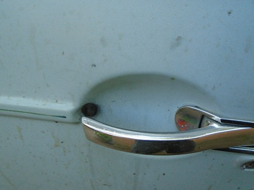 MORRIS MINOR DOOR HANDLE RUBBER BUFFERS - NEW - Picture 2 of 2