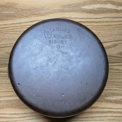 Wagner Ware Sidney -0- 1268 J Cast Iron Dutch Oven