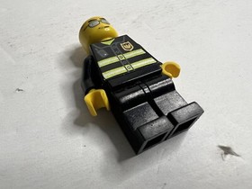 Lego Town City FIREFIGHTER Minifigure - 7208 7945 7907 7324 wc021 C16-4  (Ob)