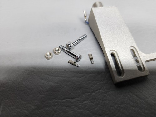 Genuine Technics SL-1400MK2 Turntable Replacement Parts Out - Mounts - Picture 3 of 10