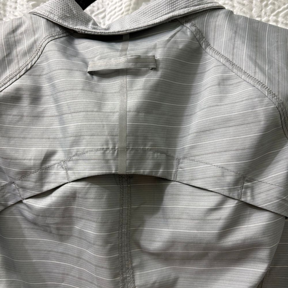 Athleta Lightweight Performance Full-Zip Athletic… - image 6