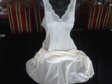 jolie combinaison & fond de robe vintage jolie dentelle T48  ref   21R57