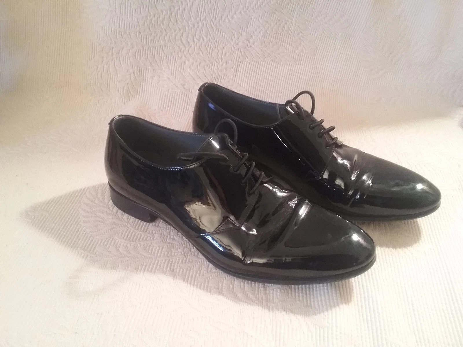 Chaussures smoking habillées noires vernies Dior Homme, os