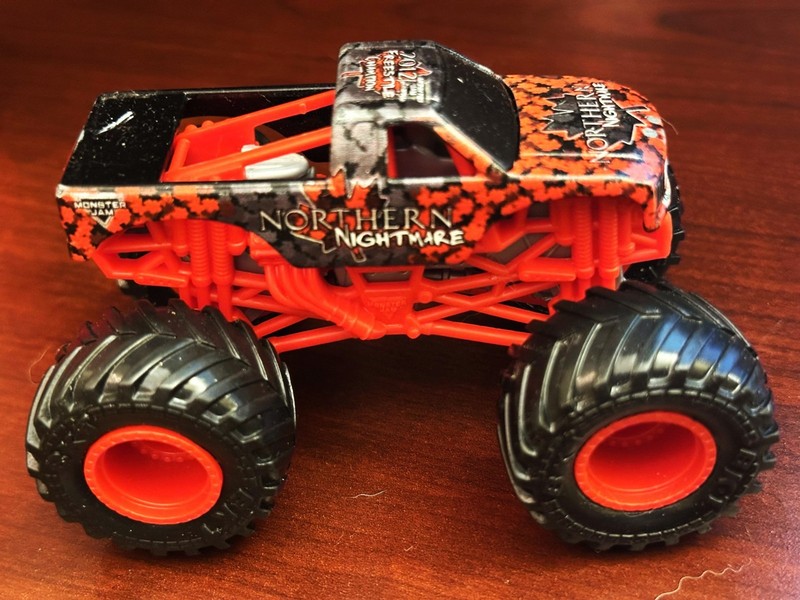 Hot Wheels Monster Jam Northern Nightmare 2012 1:64 Scale Diecast Truck
