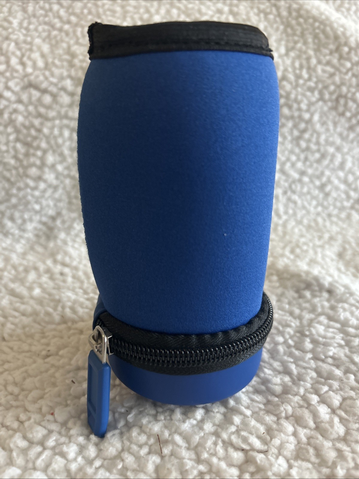 Neoprene 16 oz Can  Beverage Sleeve with separate protective zipper storage area