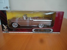 Yat Ming 118 Scale 1957 Mercury Turnpike Cruiser Convertible