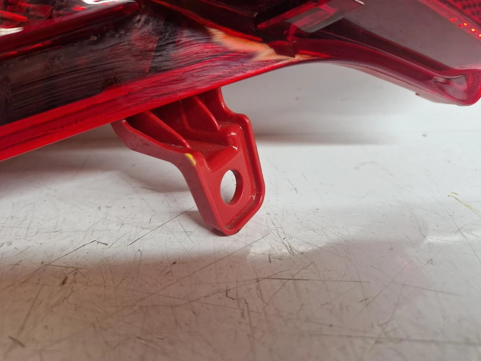 KIA SPORTAGE mk5 2024 left Fog Lamp 5 Door Estate 92201R2100 - Image 3 of 4