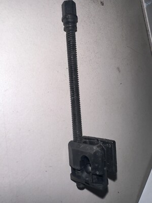 87-88 Monte Carlo/El Comino right side headlight adjuster