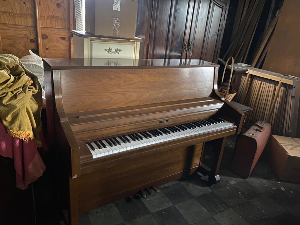 This item is a used Kimball School Upright Piano that is ideal for the home - Image 3 of 4
