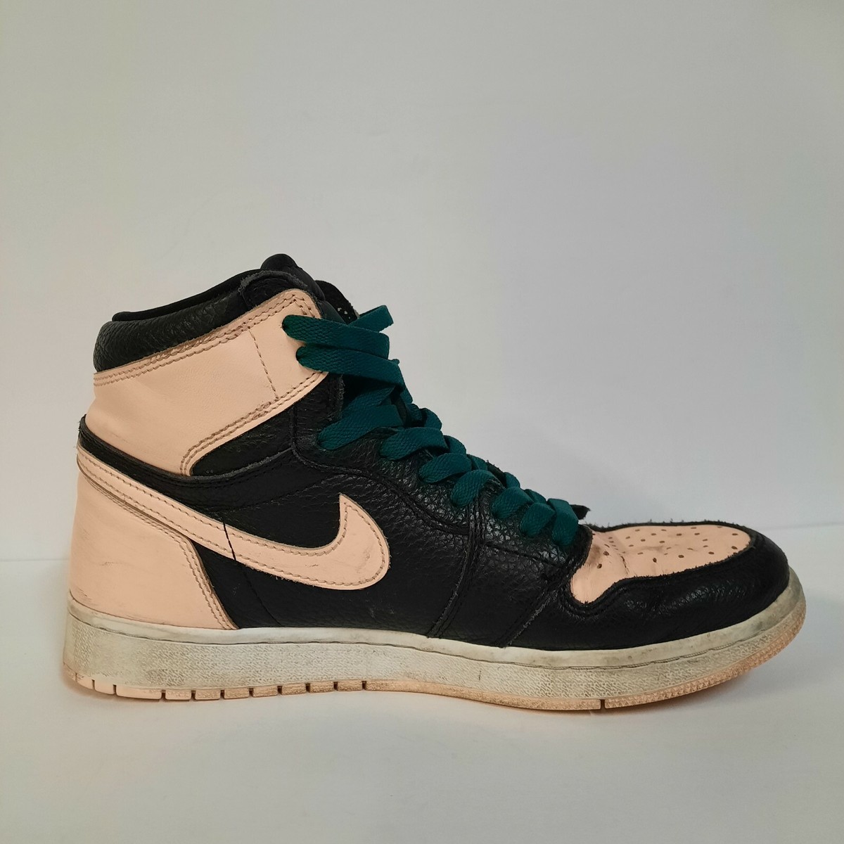 crimson tint green laces