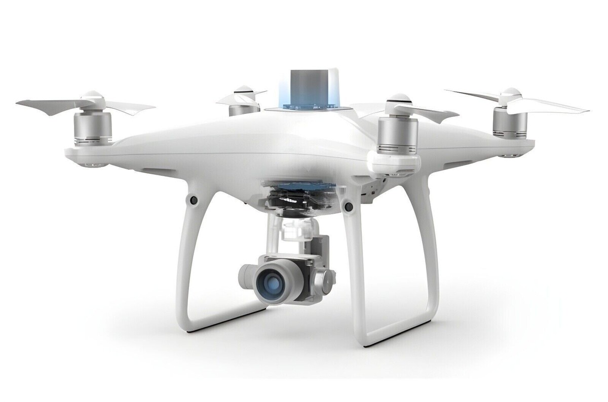 国内正規品DJI ドローン Phantom 4 コントローラーセットケース付 DJI Phantom 4 Drone With Controller, Batteries, Charger, And