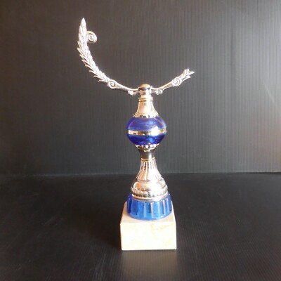 Trophée Football Artisanal – Sculpture En Clous De Fer à Cheval – Socle Marbre – Neuf