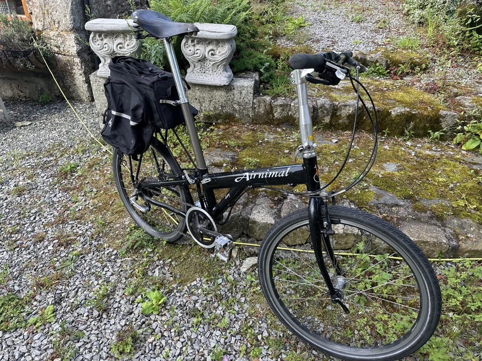 Airnimal Joey Folding Bike – Premium British Folding Bike - Image 3 of 4