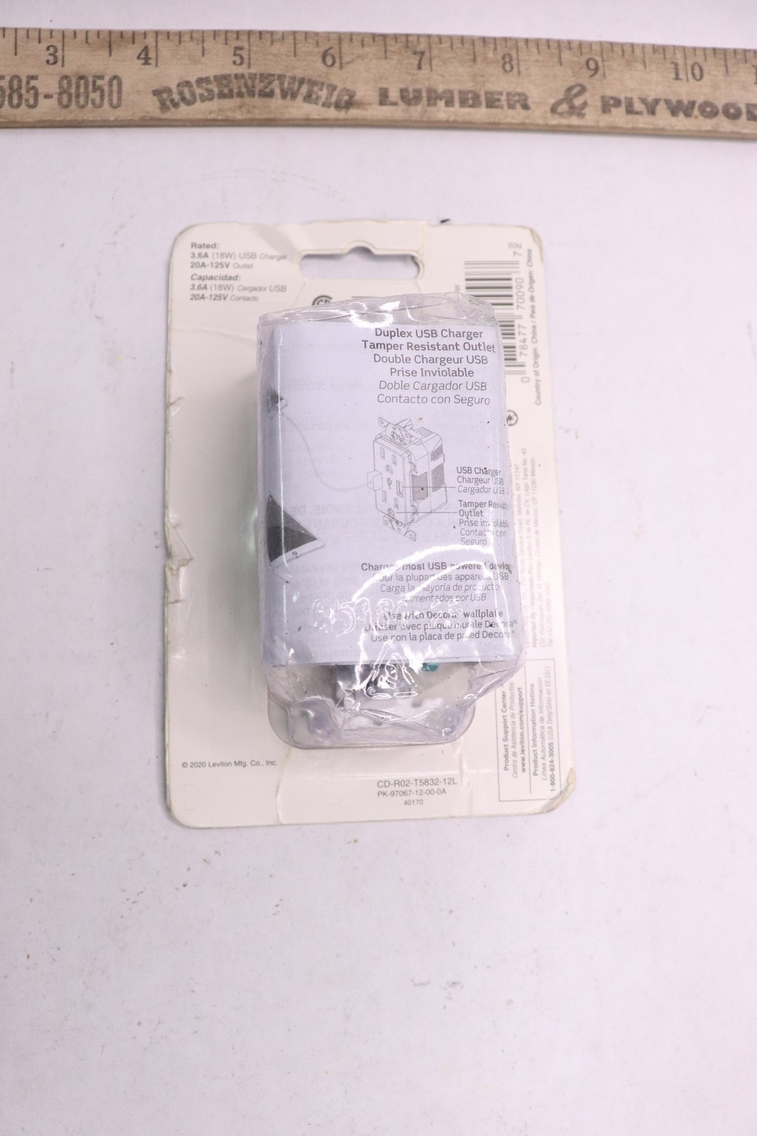 Leviton USB Outlet Tamper Resistant White Type A 18W 20A T5832-BW