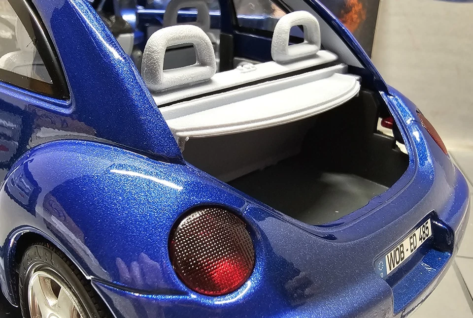 Coche diecast vintage 1998 Burago Gold Collection Volkswagen nuevo escarabajo escala 1:18 Foto 4 de 4