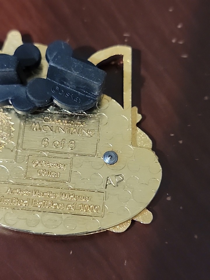 Disney Pin 70018 DLR Celebrate the Mountains Splash Mountain Brer ...