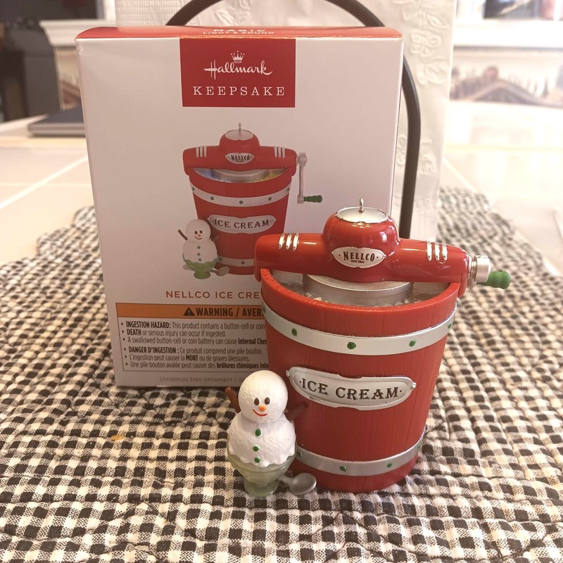 HALLMARK NELLCO ICE CREAM MAKER 2025 MAGIC CHRISTMAS KEEPSAKE ORNAMENTS SNOWMAN