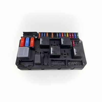 2010-2012 LAND RANGE ROVER TRUNK MOUNTED FUSE RELAY BOX BH42-14N030-AA OEM