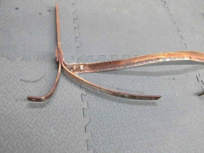 Soportes de parachoques trasero Willys Jeepster de colección soportes años 40 años 50 años 60 Foto 2 de 4