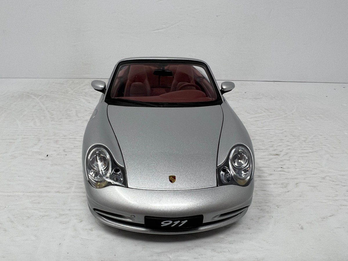 ミニカー AUTOart Porsche 911 Cabriolet 1/18 AUTOart 1:18 scale Porsche 911 Carrera Cabriolet/Cabrio